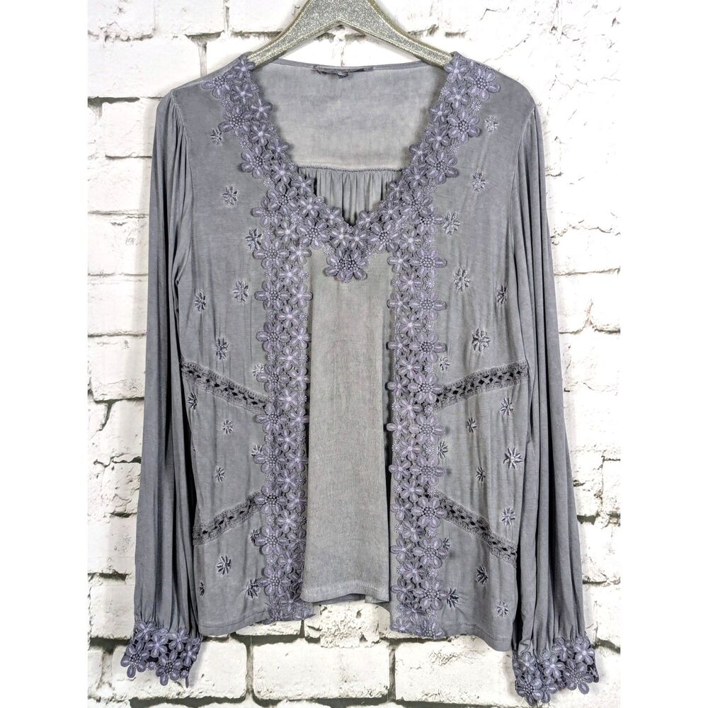 FRECKLED POPPY x POL Boho Floral Embroidered LS V-Neck Top Lavender Gray XL